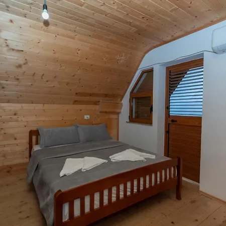 Bujtina Malsori, Pensjonat Theth