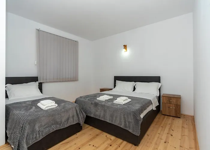 Bujtina Malsori, Pensjonat