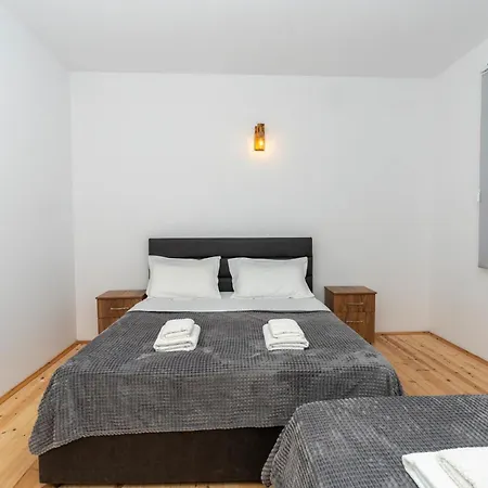 Bujtina Malsori, Theth